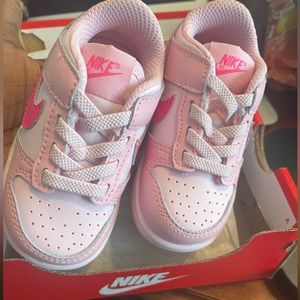 BRAND NEW NIKE DUNKS… toddler size 5C